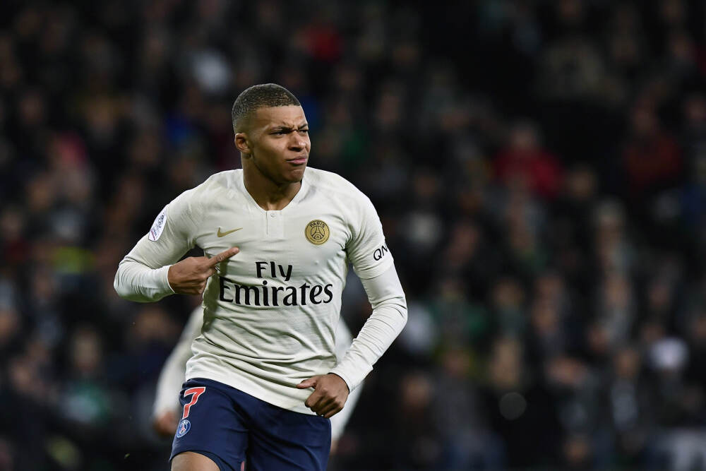 突发！中国防空导弹创下史上最大战绩，FK